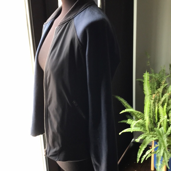 Lululemon 2 toned bomber jacket - Picture 2 of 7